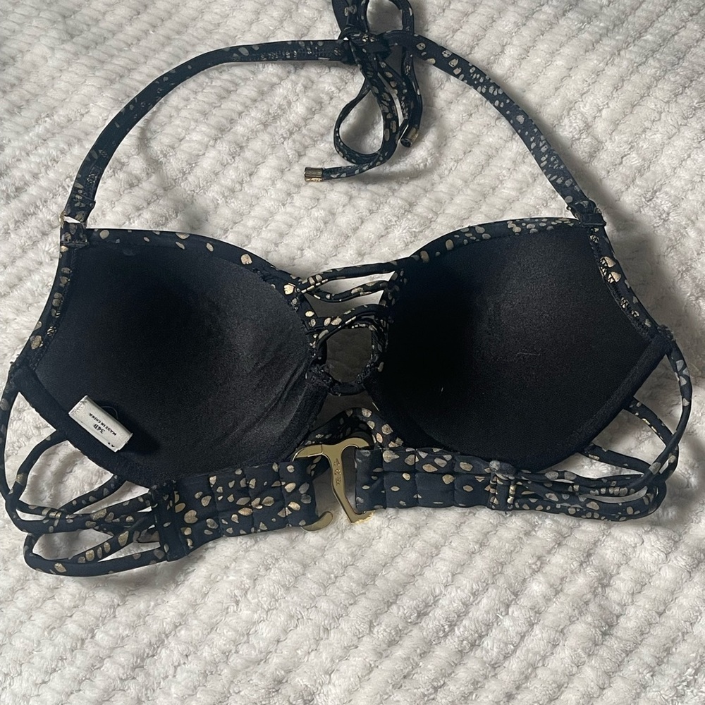 Abercrombie & Fitch Black and Pink Lace Bras - Picture 2 of 4